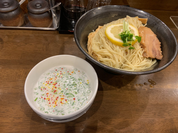 「檸檬ペッパーつけ麺」@自家製多加水極太麺 ISAMIの写真