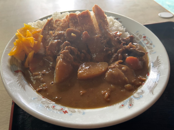 「カツカレーライス　820円」@正華食堂の写真