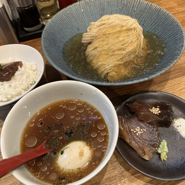 「漬けまぐろなとろろつけそば」@麺処 青野の写真