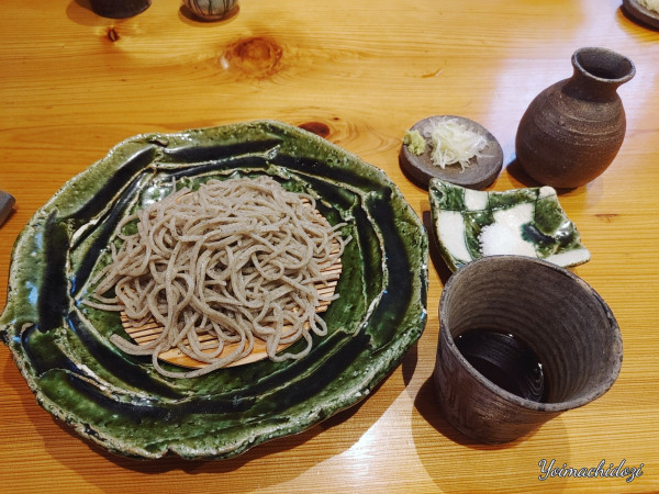 「粗挽きせいろ（900円）」@手打蕎麦 游山の写真