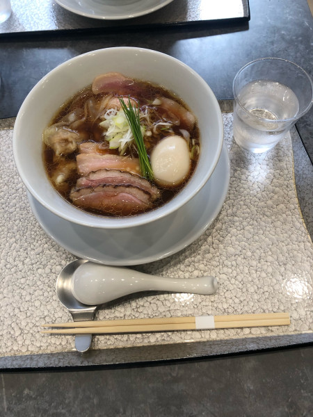 「中華蕎麦（醤油）特上」@宍道湖しじみ中華蕎麦 琥珀 池袋店の写真