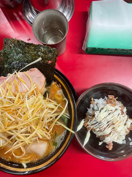 「ネギラーメン　半チャーシューまぶし」@柏 王道家の写真