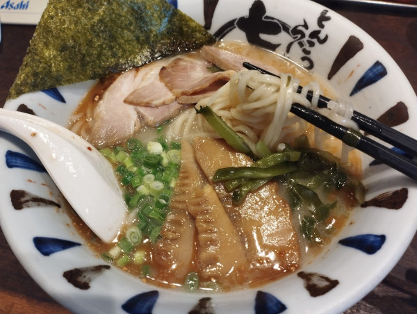 「七志(ななし)ラーメン(940)」@七志 とんこつ編 大倉山店の写真