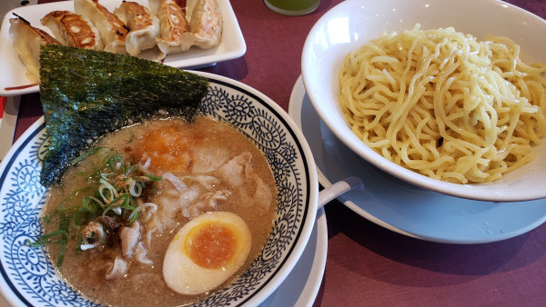 「熟成醤油肉そば つけ麺+丸源餃子」@丸源ラーメン 市川大野店の写真