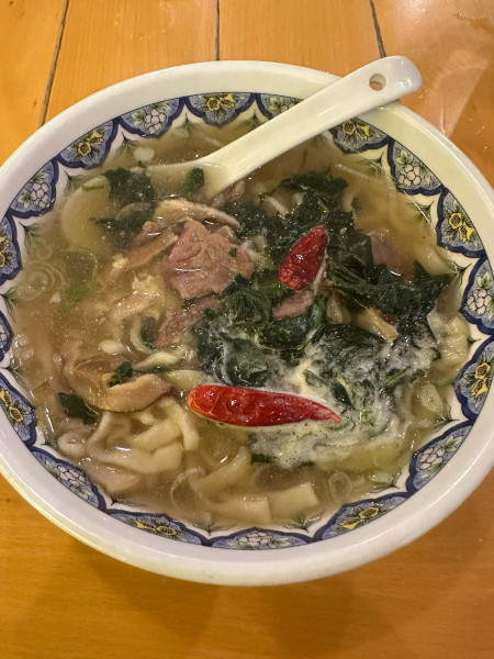 「牛肉のあっさり激辛ラーメン」@中国ラーメン 揚州商人 市川二俣店の写真
