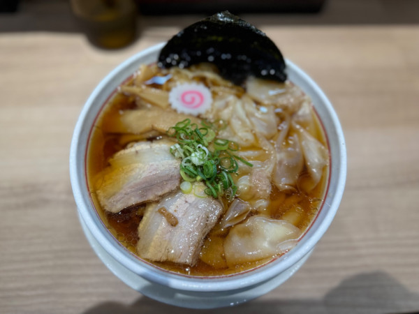 「自家製ワンタン麺 1150円」@山形中華そば 麺や 一球の写真