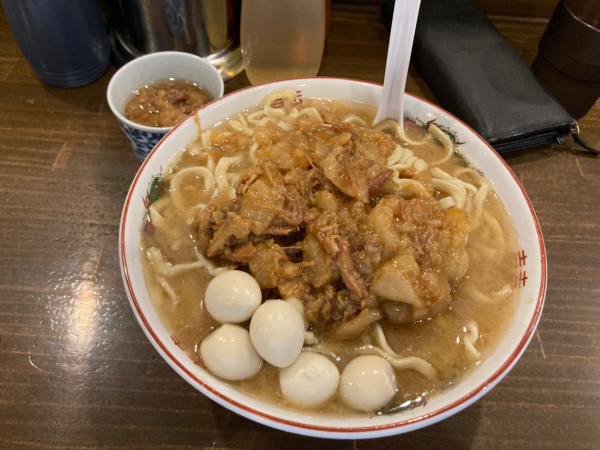 「ラーメン（豚抜き）+麺増し+うずら1110円」@男気らーめんアカギ 新田木崎店の写真