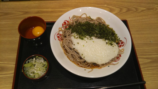 「期間限定 国産海苔の冷しとろろそば」@いろり庵きらくそば 神田南口店の写真