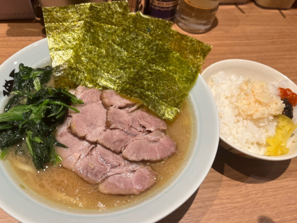 「チャーシューメン ¥1,150（ごはん無料）」@まだ洞くつ家の写真