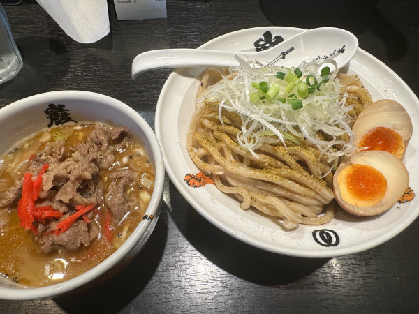 「【限定】日本一辛い黄金七味つけ麺(中)」@麺屋武蔵 巌虎の写真