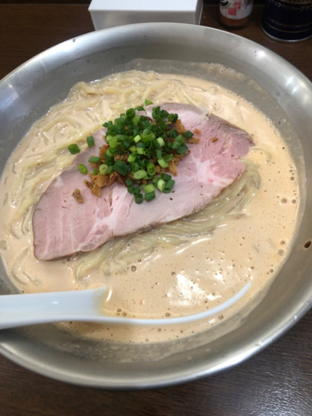 「冷やし豆乳えびそば」@煮干し中華そば 魚魚の写真