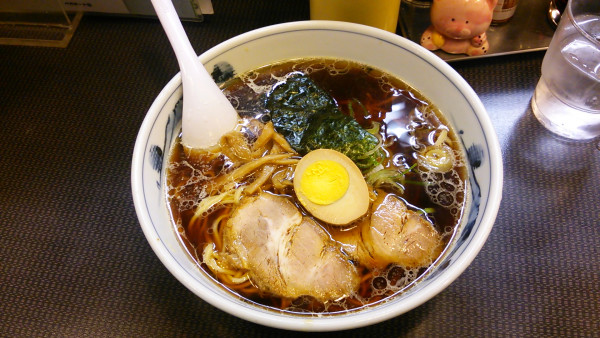 「しょうゆらーめん」@フジメン ペガサート店の写真