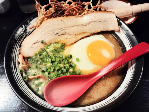 「目玉焼麺」@焼麺 劔の写真