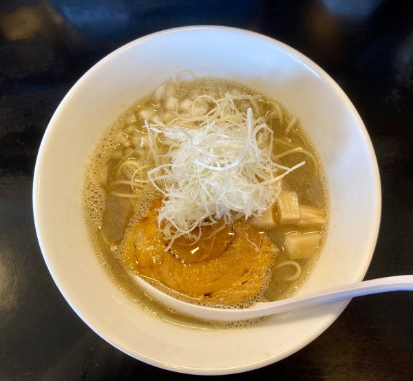 「煮干中華そば　HARD　950円」@煮干中華そば のじじの写真