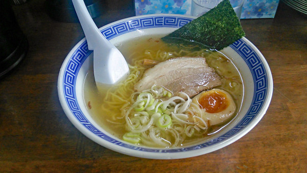 「塩ラーメン」@宮坂商店 上諏訪駅前店の写真