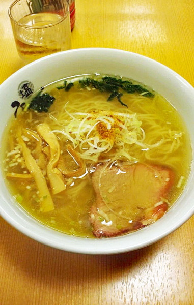 「塩ラーメン」@塩専門 ひるがお 東京駅店の写真