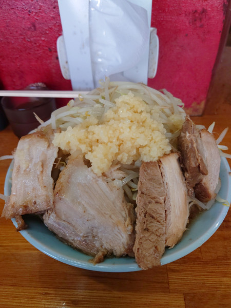 「チャーシュー麺  野菜増し  ニンニク」@ラーメン髭の写真