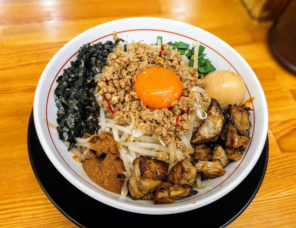 「誤爆まぜそば」@ラーメン・つけ麺 爆王の写真