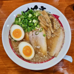 一刀庵らーめん（810円）＋味玉（140円）＋ライス（160円）