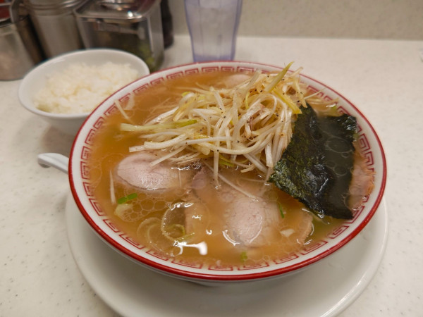 「ネギ中華そば+無料ライス」@マルショーラーメン ヨドバシAkiba店の写真