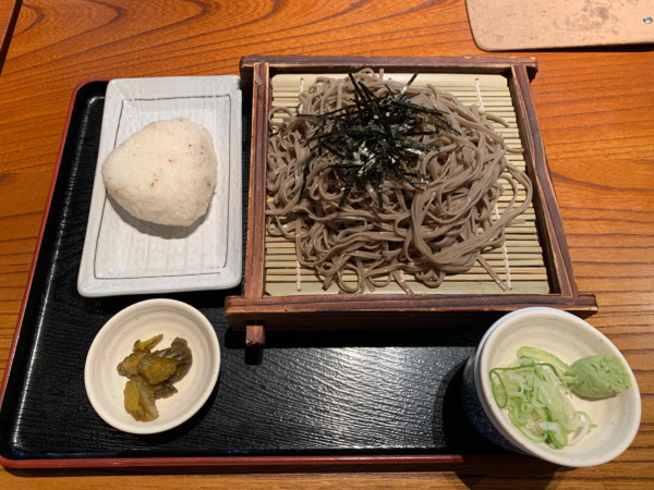 「せいろ蕎麦セット 塩むすび」@炉端かば 丸の内店の写真