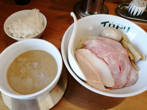 「全部のせつけ麺(大盛り)＋ごはん」@ラーメン イロドリの写真