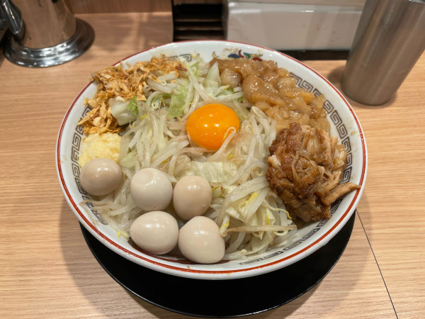 「小汁なし + うずら」@豚山 八王子北野店の写真