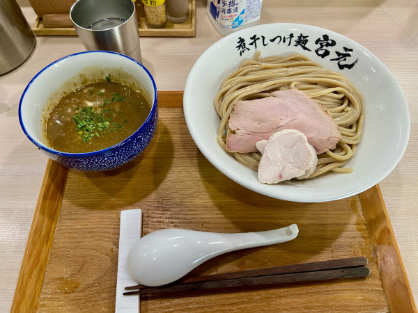 「濃厚煮干しつけ麺＋中」@煮干しつけ麺 宮元の写真