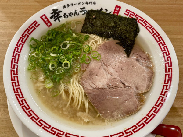 「背脂豚骨ラーメン」@博多ラーメン専門店 幸ちゃんラーメン 伏見店の写真