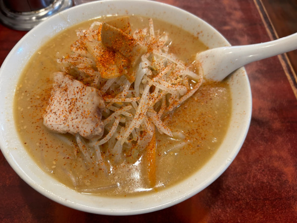 「味噌ラーメン950円」@ビックラーメン 虎ノ門店の写真