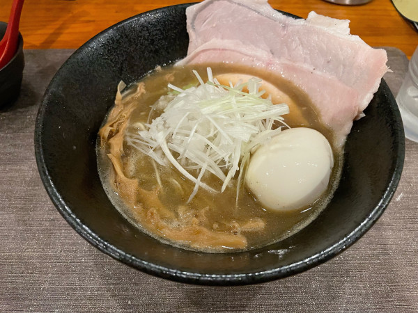 「煮干し白湯」@麺屋 鳳の写真