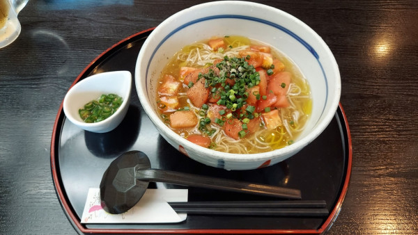 「しおとま蕎麦 1200円」@そば処 中田屋の写真