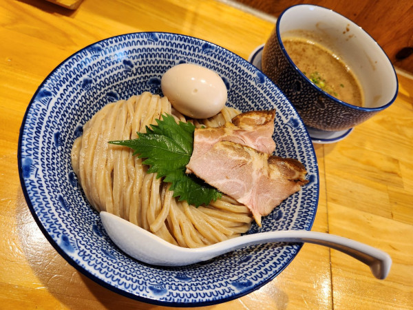 「味玉鶏魚介濃厚つけ麺　大盛」@麺也 時しらず 学芸大学店の写真