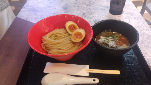 「濃厚魚介つけ麺 味玉」@ラーメン＆酒バル 麺屋一燈の写真