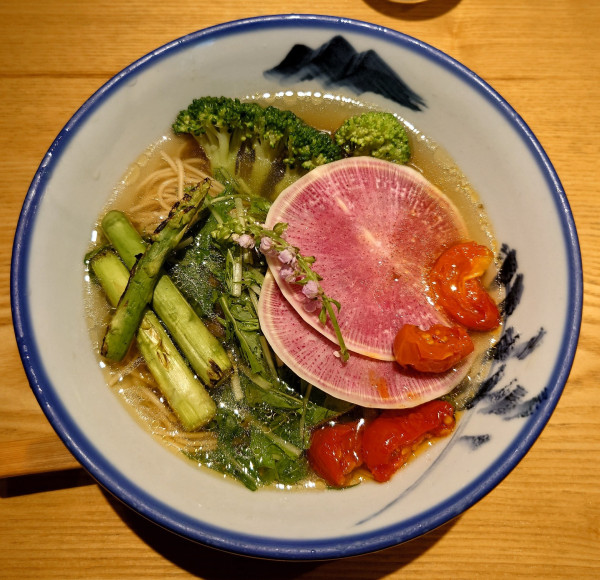 「彩り野菜のヴィーガンらーめん(1690円)」@AFURI 立川店の写真