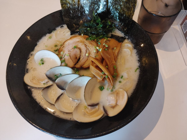 「はまぐり鶏白湯」@めんや龍神の写真