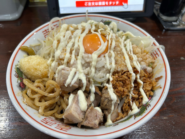 「【期間限定】冷やし豚まぜそば990円」@つけめん・らーめん活龍 水戸米沢店の写真
