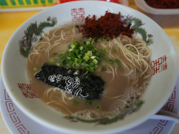 「ラーメン 粉落とし＋替え玉 粉落とし」@よかろうもんの写真