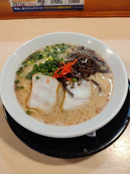 「とんこつラーメン白（800円）」@阿佐ヶ谷ダイニングキッチンの写真