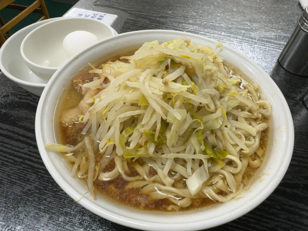 「小ラーメン350g＋生卵」@ラーメン二郎 柏店の写真