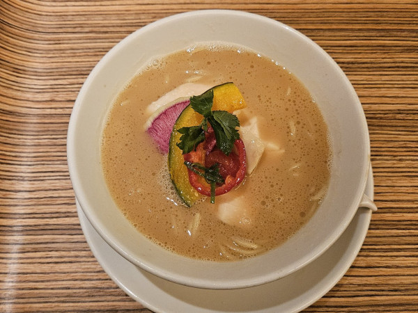 「鶏白湯醤油soba」@銀座 篝 ルクア大阪店の写真