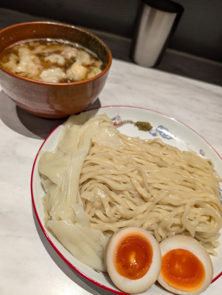 「肉・海老ワンタンつけそば(各2つ)・雲呑の皮＆味玉増し」@Ramen  KURUMUの写真