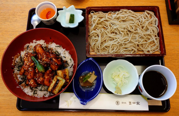 「焼鳥丼セット（1,300円）」@蕎麦処 大井三ツ又 吉田家の写真