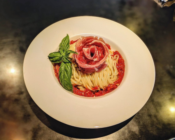 「トマトと生ハムのチーズ冷麺【限定】」@麺の坊 晴天の写真