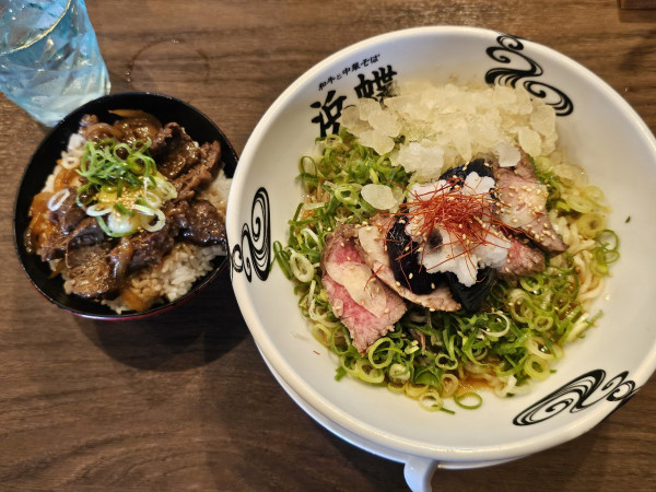 「【限定】浜蝶式冷やし中華＋焼肉丼　1500＋500円」@和牛と中華そば 浜蝶の写真