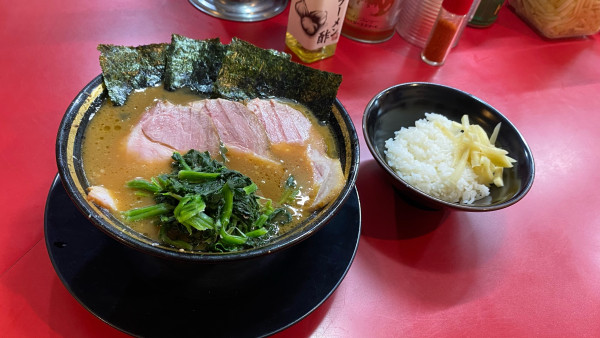 「チャーシュー麺 ¥1,100 半ライス ¥100」@とらきち家 光の写真