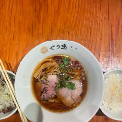 黒トリュフかおる醤油ラーメン　リゾットセット　チャーシュー丼