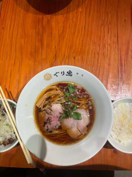 「黒トリュフかおる醤油ラーメン リゾットセット チャーシュー丼」@麺処 ぐり虎 海老名店の写真