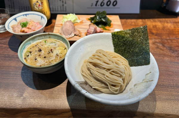 「CRAZYつけ麺、雲井窯で炊いた肉メッシ」@NATURAL TASTEの写真