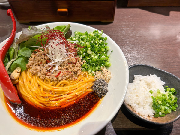 「【夏季限定】汁なし担々麺〜追い飯付〜」@麺創房 一凛の写真